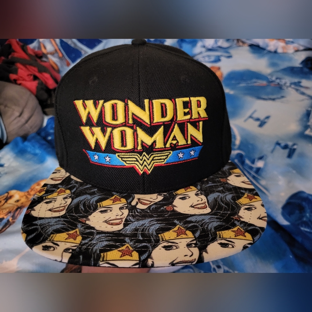 DC Wonder Woman Snap Back